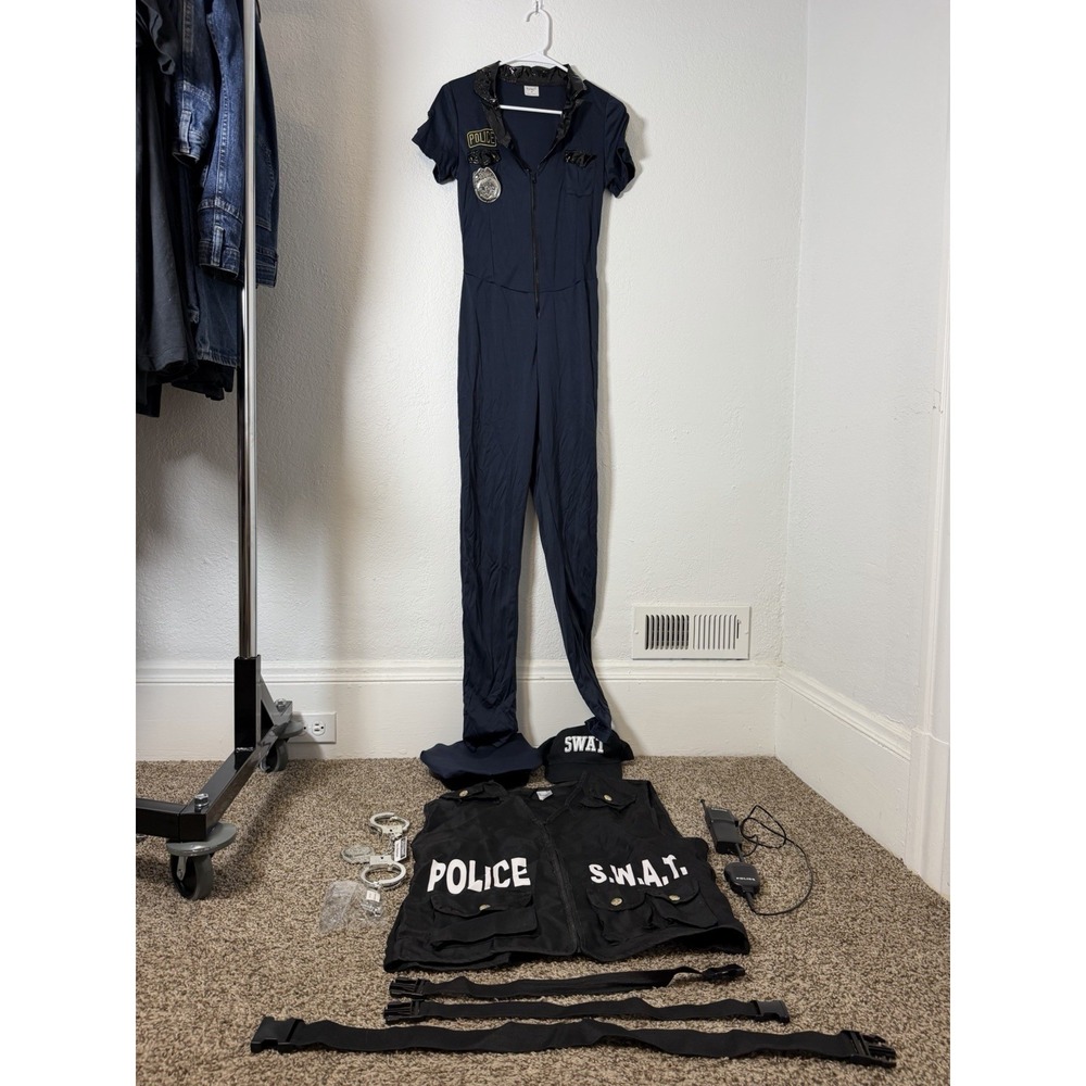 Spirit Halloween Police Officer/Cop Uniform Costume Size Medium